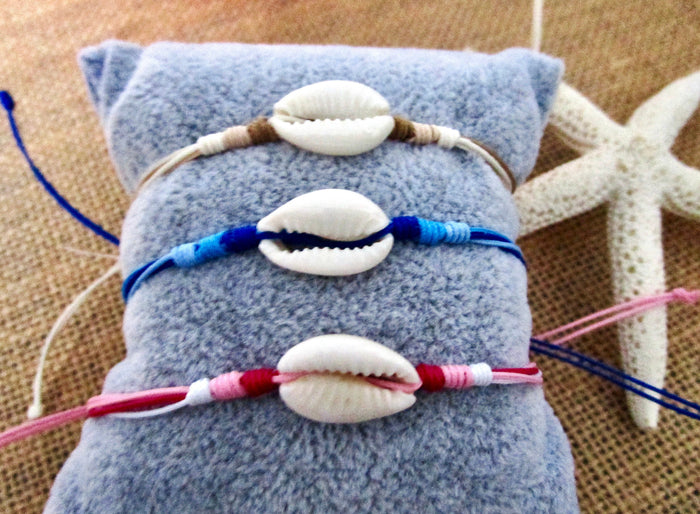 Cowrie Shell Bracelet in Brown